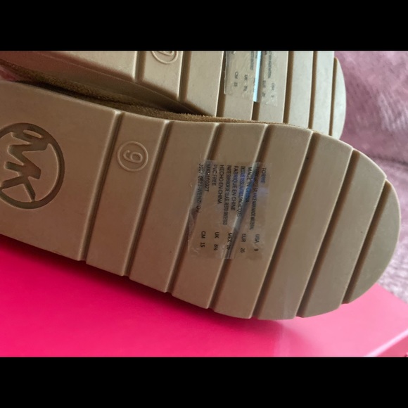 Boots - Picture 9 of 11